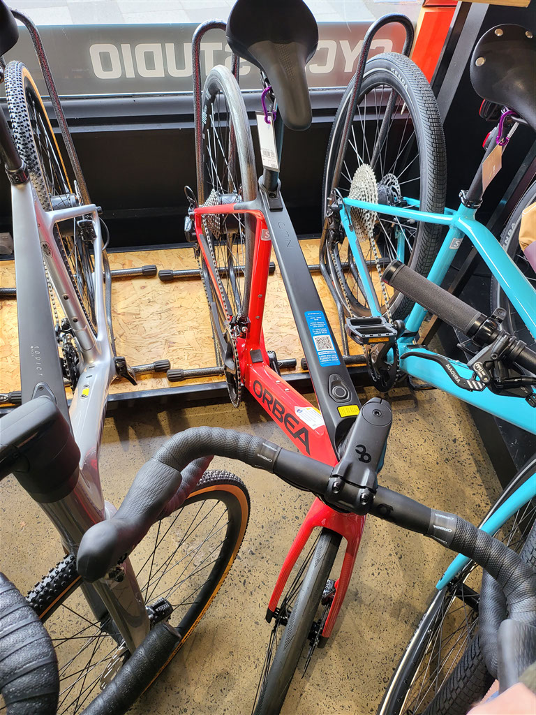 2022 Orbea GAIN M30 CORAL/BLACK SM FOR SALE - MitchMarket