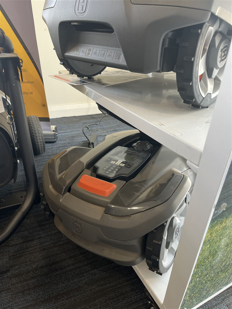 2022 Husqvarna AM305 ROBOTIC LAWN MOWER FOR SALE - MitchMarket